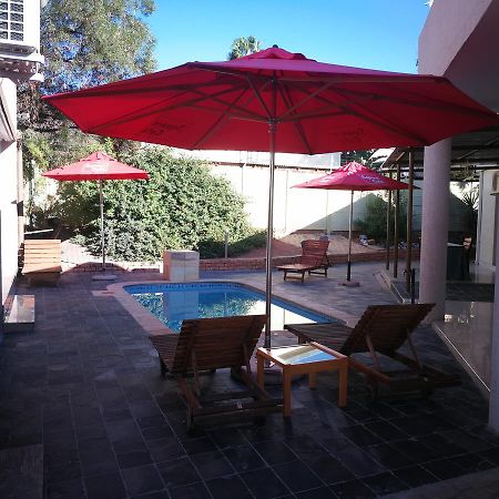Pension Hotel Kamho Windhoek Eksteriør bilde