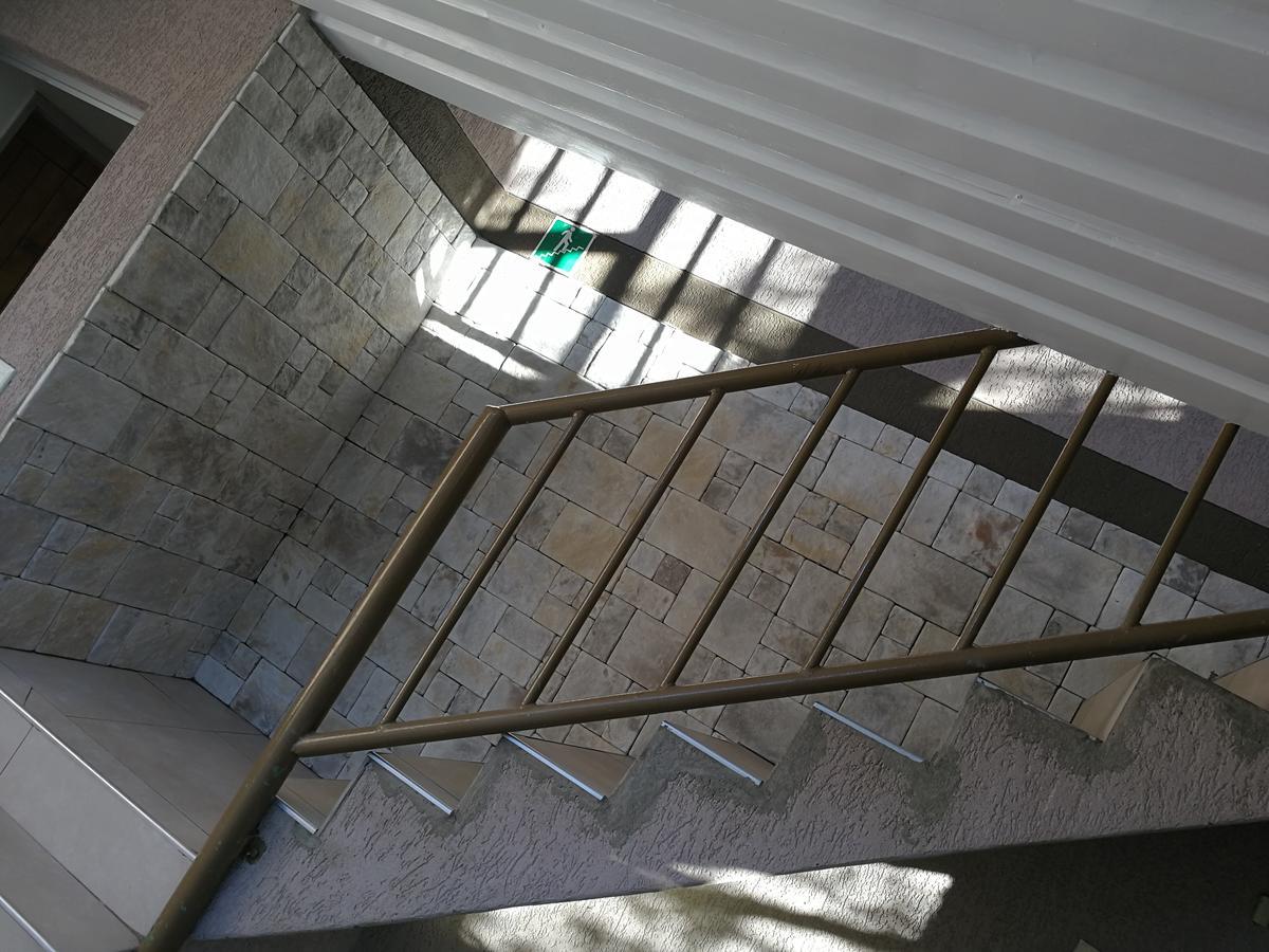 Pension Hotel Kamho Windhoek Eksteriør bilde