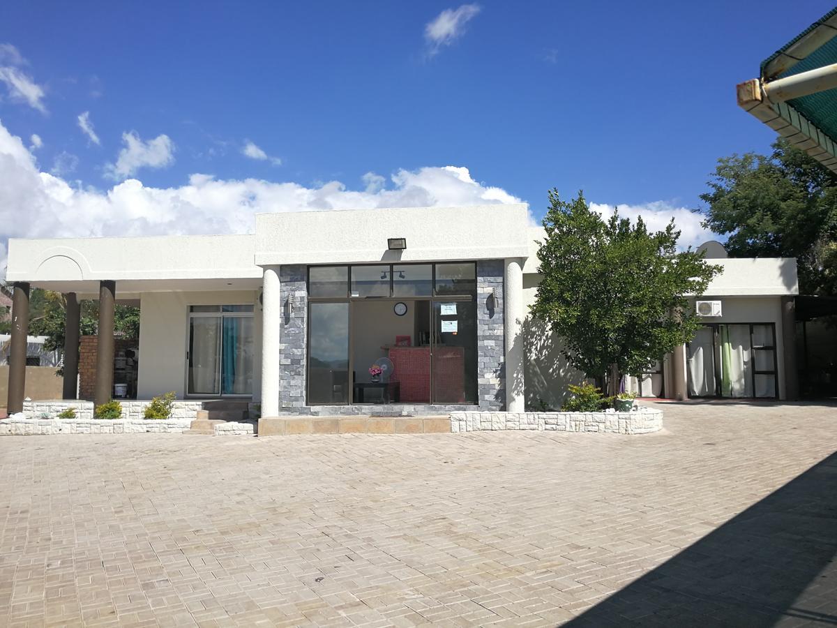 Pension Hotel Kamho Windhoek Eksteriør bilde